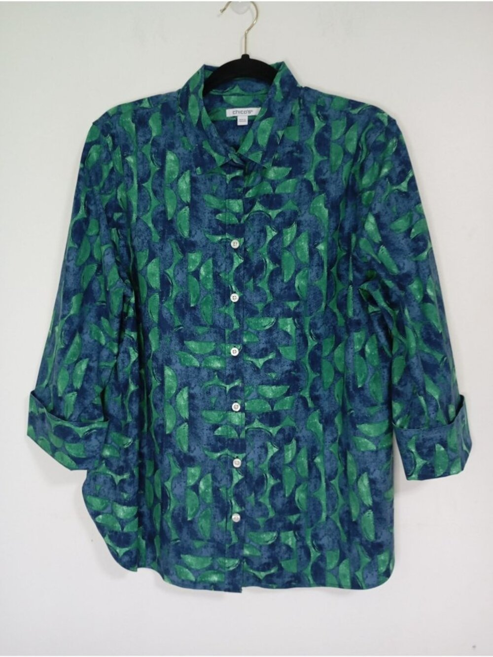 Chicos Button-Up Shirt Blue & Green Abstract Size US 14  Womens 3/4 Sleeves